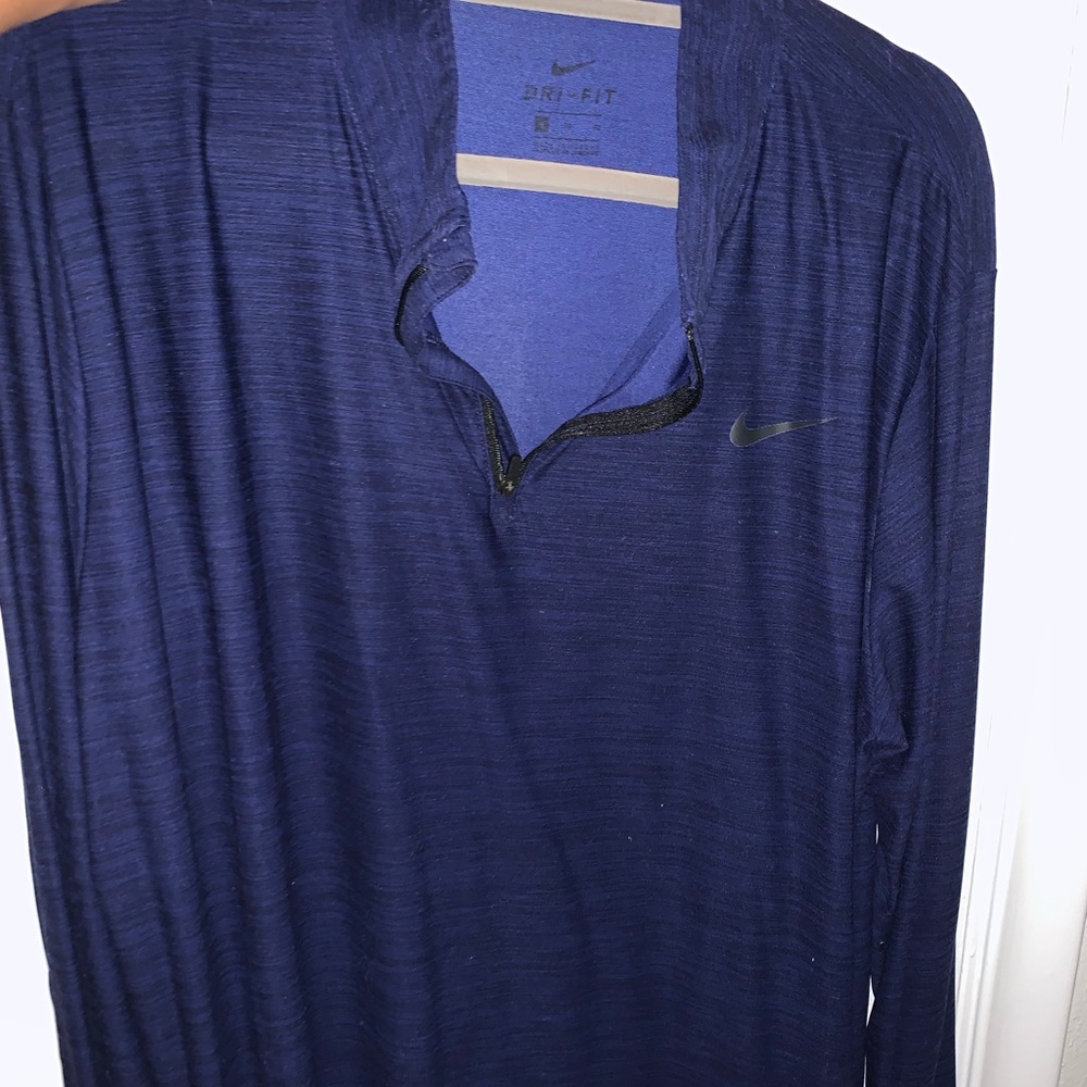 Nike men’s pullover— dry fit